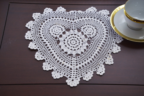 12" Heart crochet doily, white