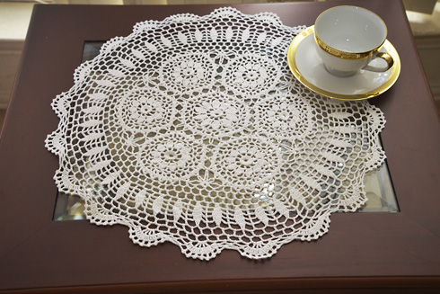 18" Round Crochet Lace, white color
