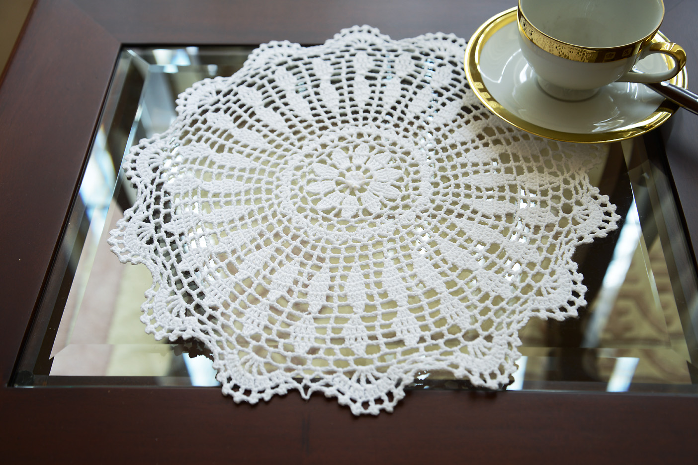 14" Round Crochet Placemat. White.
